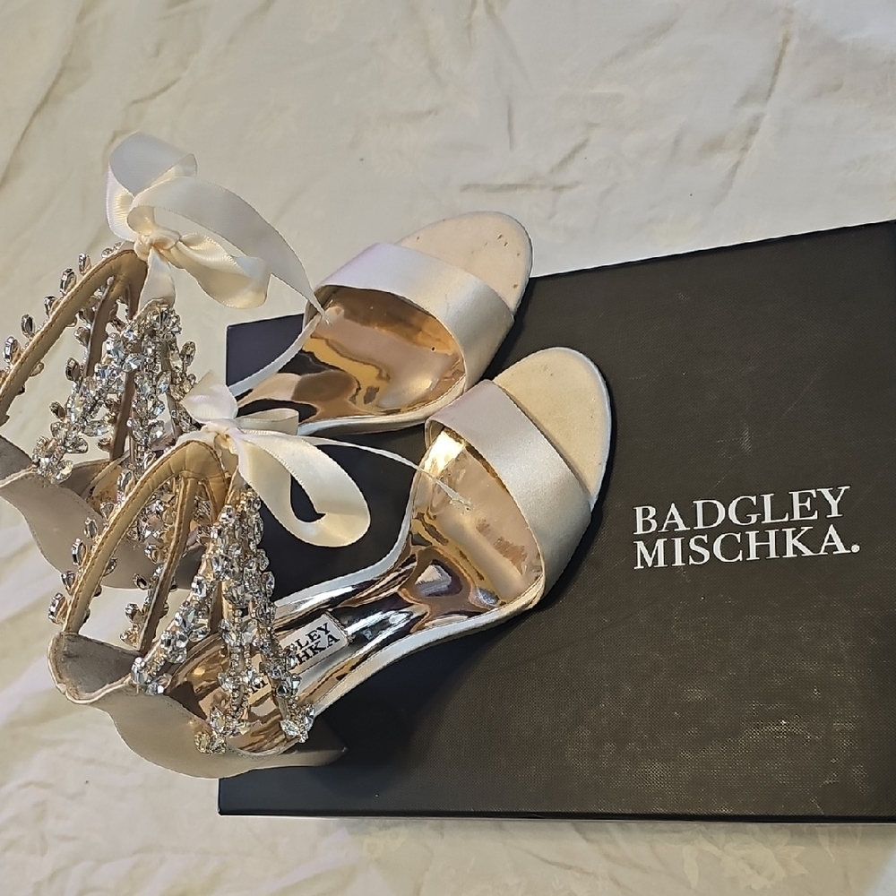 Badgley Mischka Women's White Heels